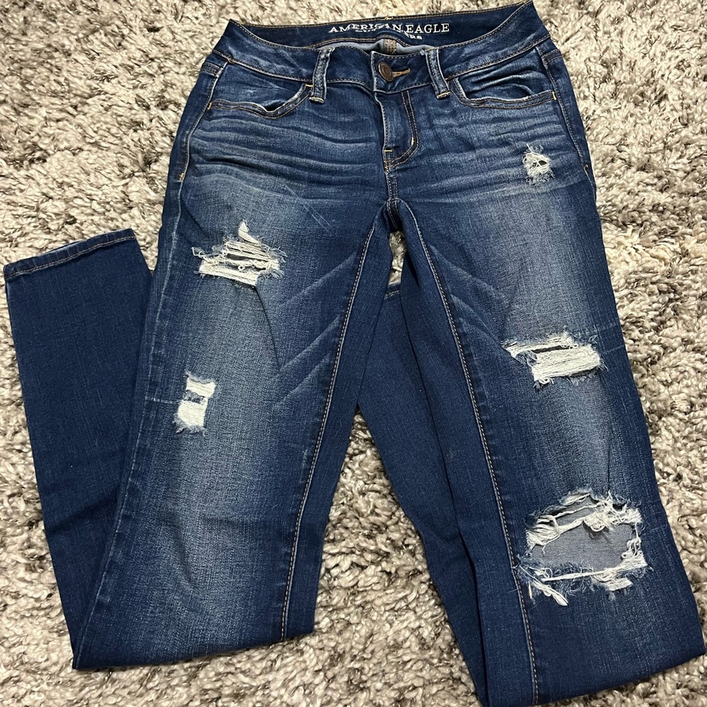 American Eagle Outfitters Women's Ripped Dark Wash Skinny Jeans